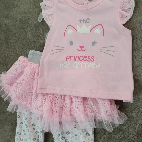 NEW Girl's 12 Month Princess Kitty Outfit - Picture 2 of 5